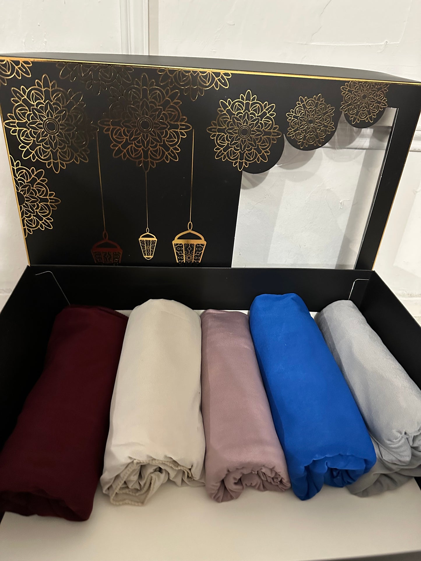 breathable scarf box