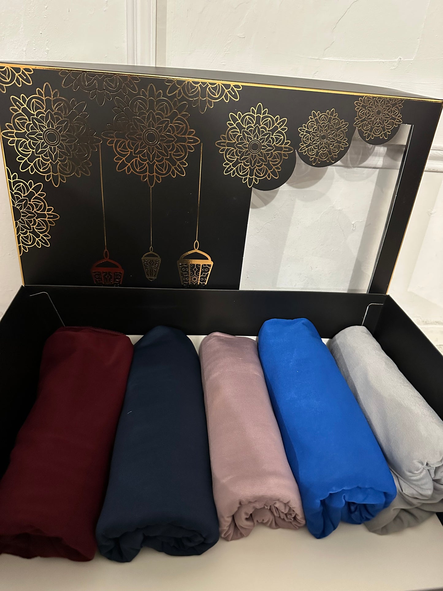 breathable scarf box