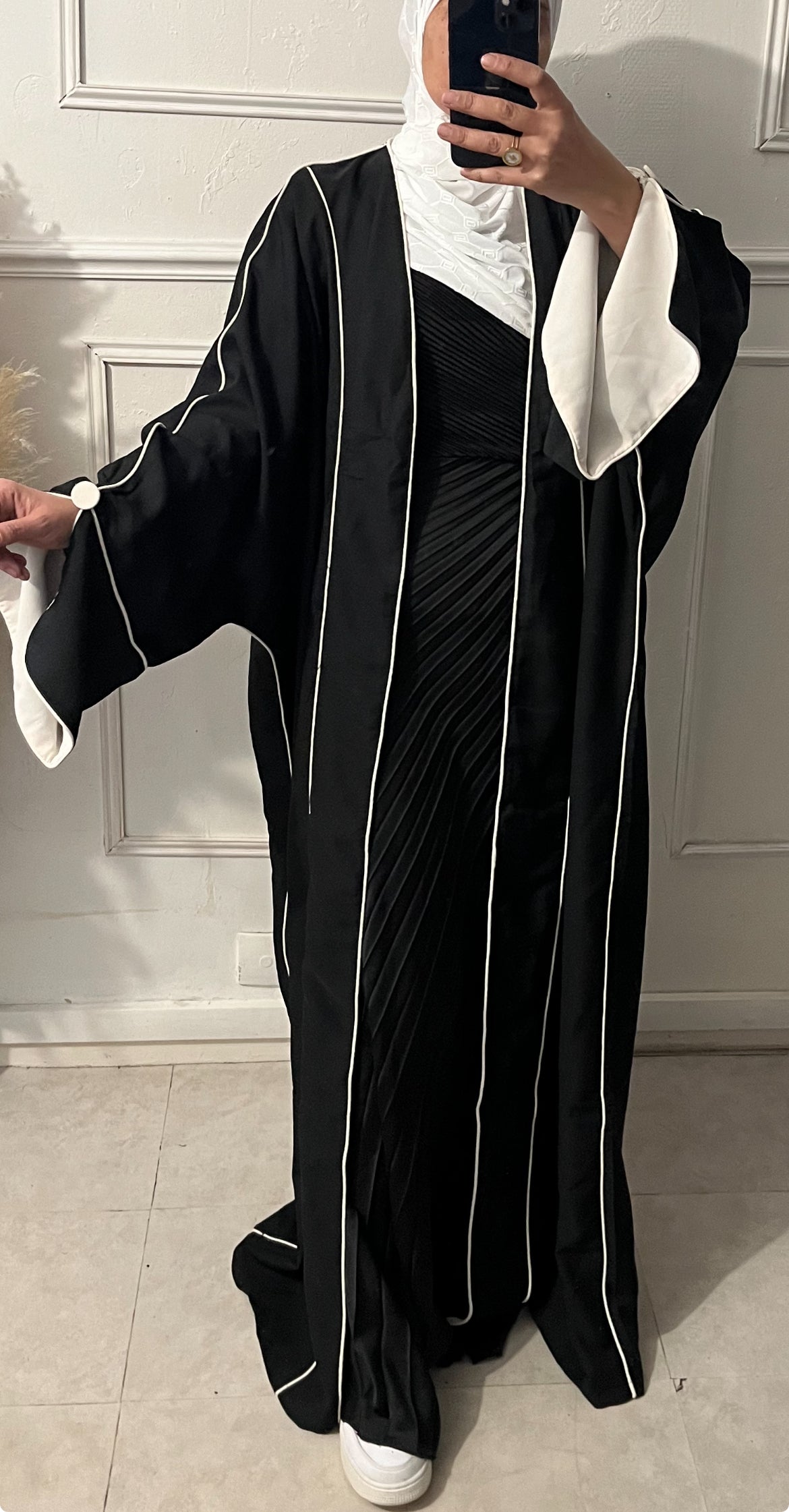 ABAYA KIMON LOUWA