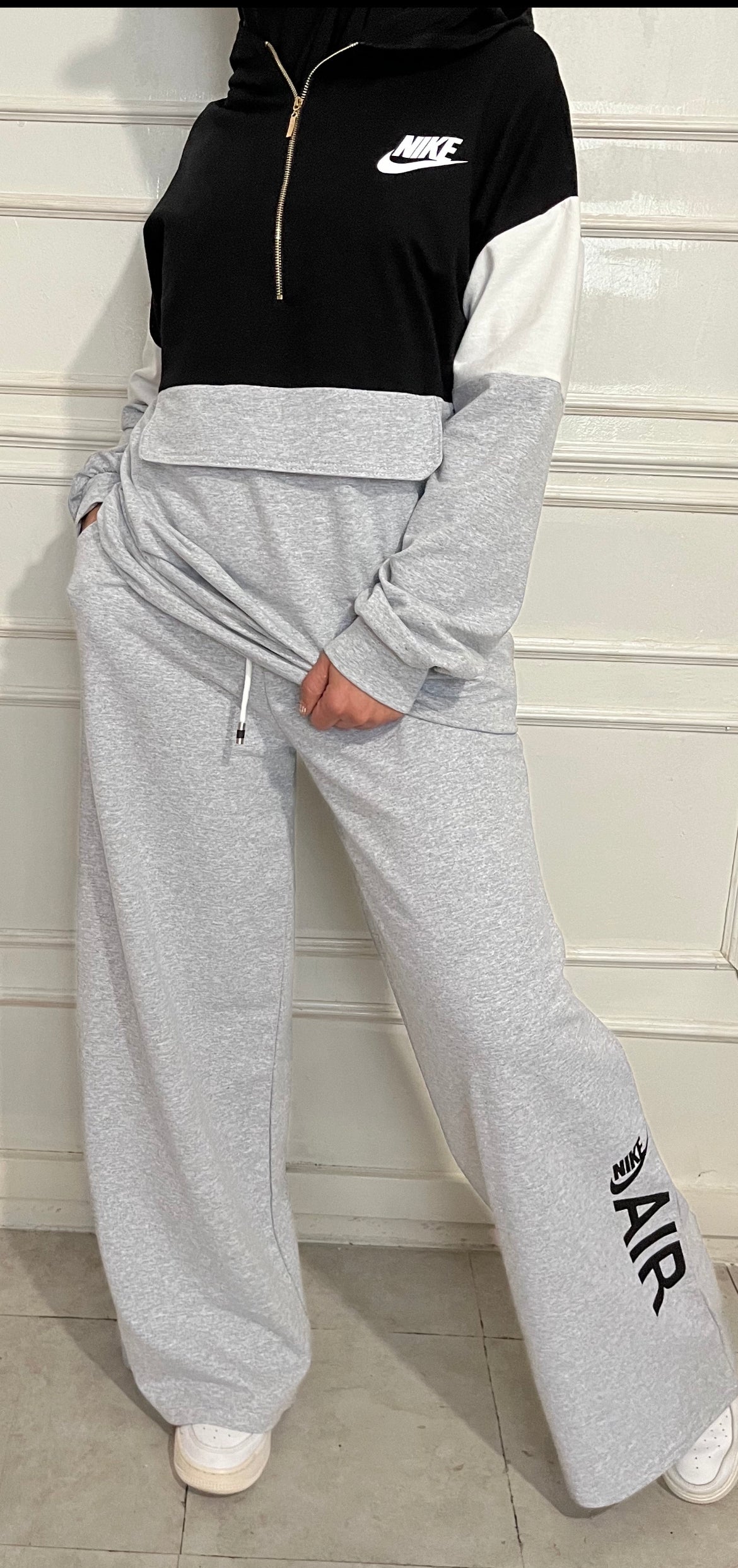 LARGE GRAY SPORTS SET