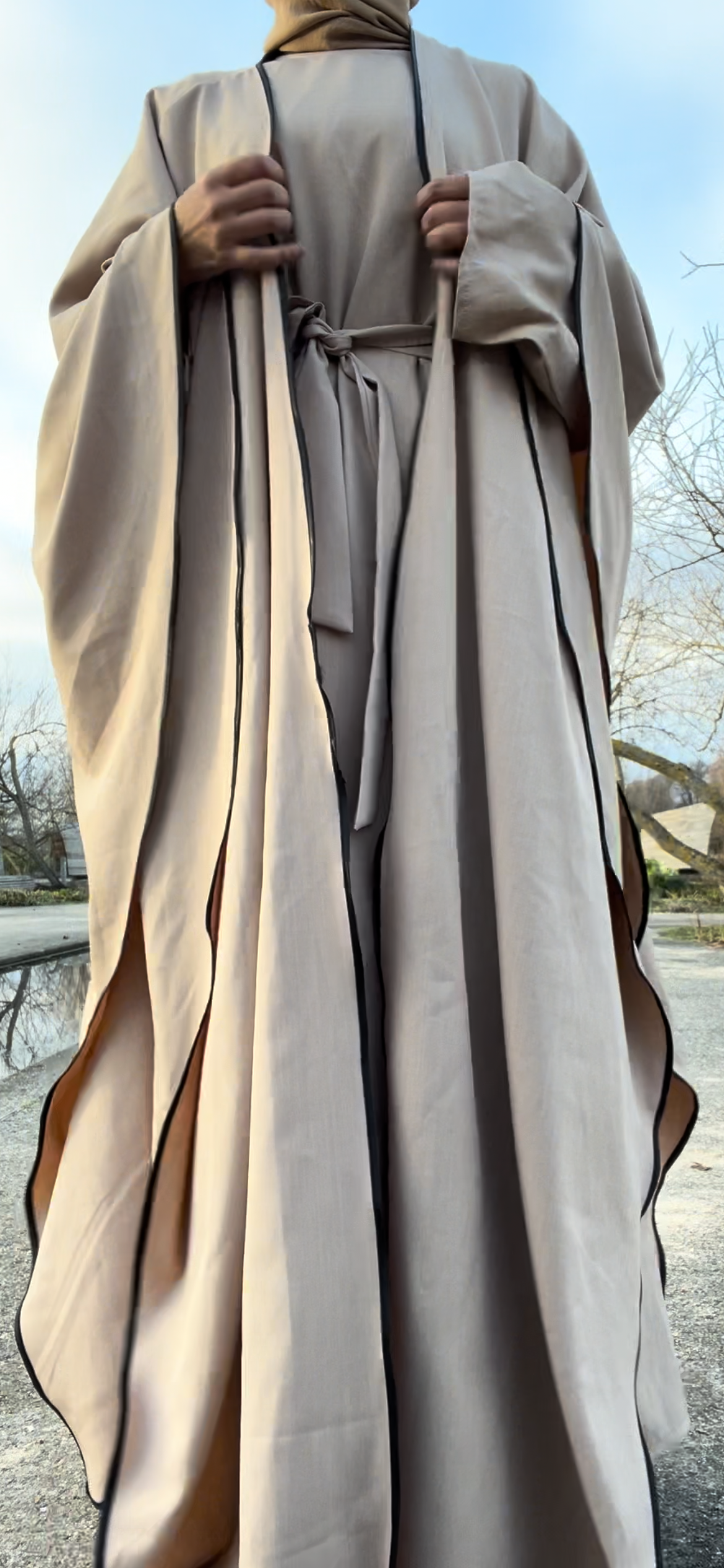 ABAYA QAMAROUNE BEIGE