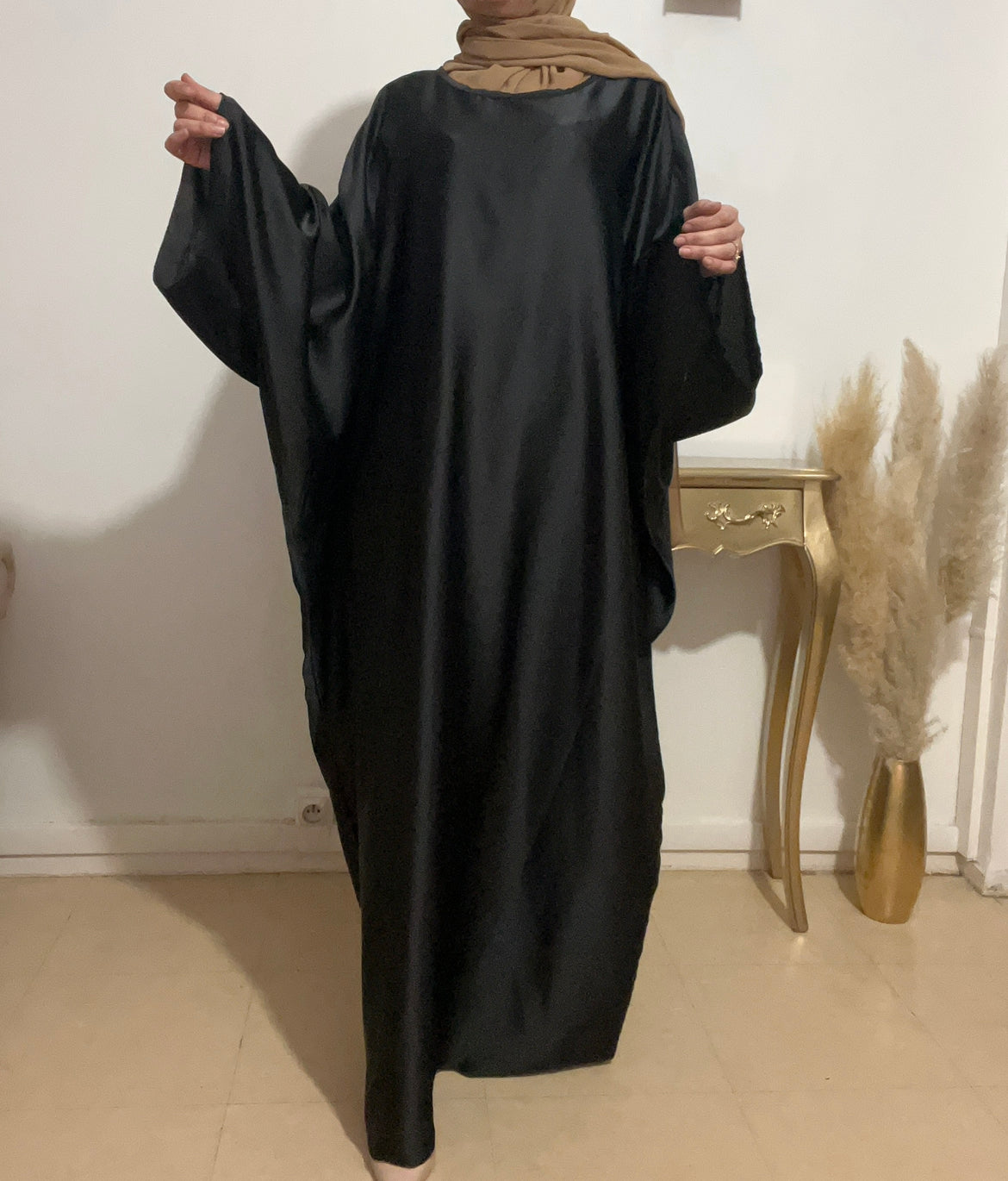 leaty abaya