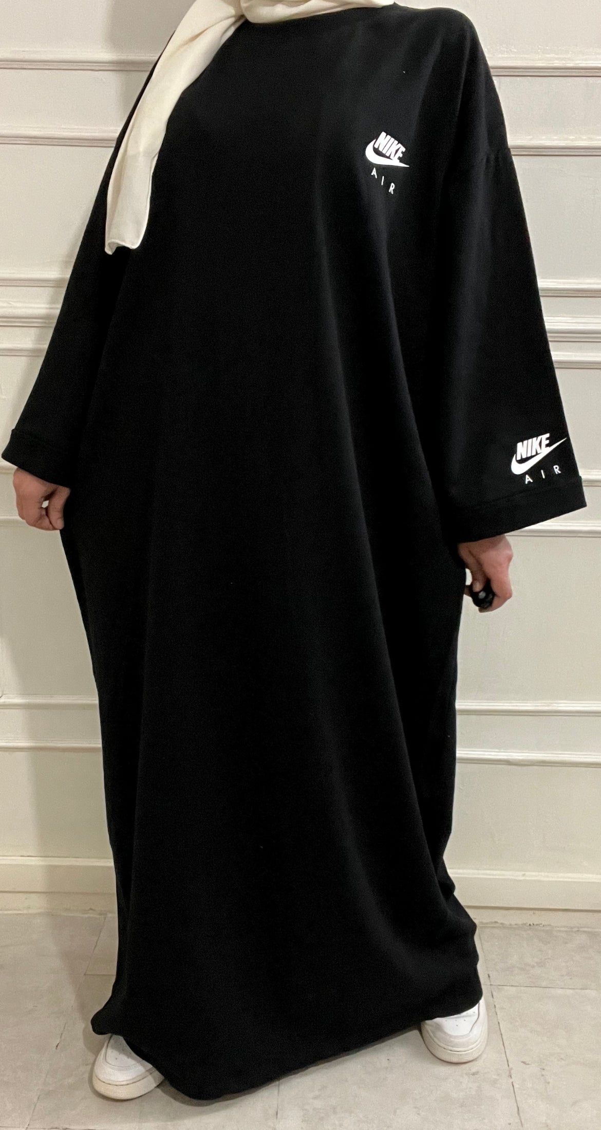 ROBE SPORTWEAR OVER BLACK