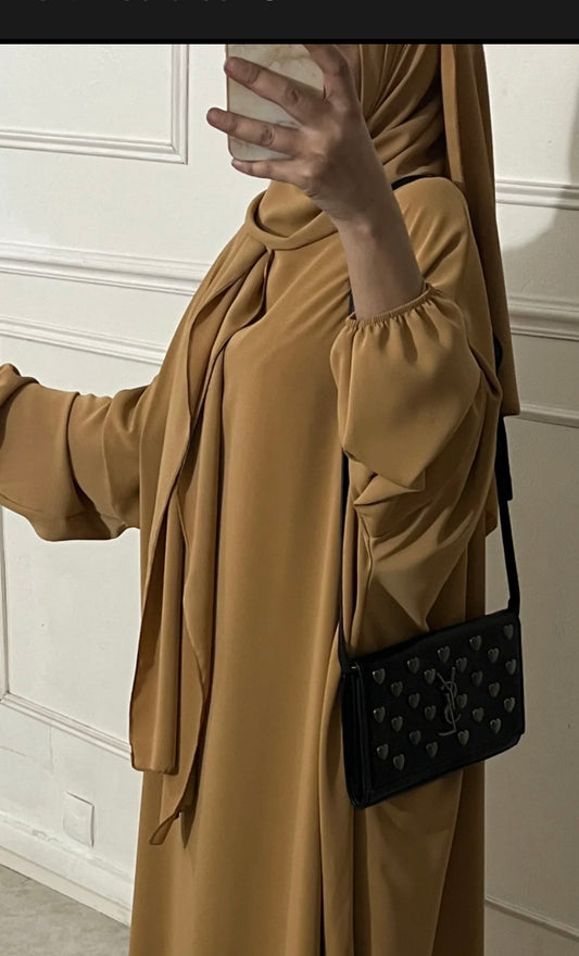 ABAYA NOUHAYLA GRANDE DE TAILLE