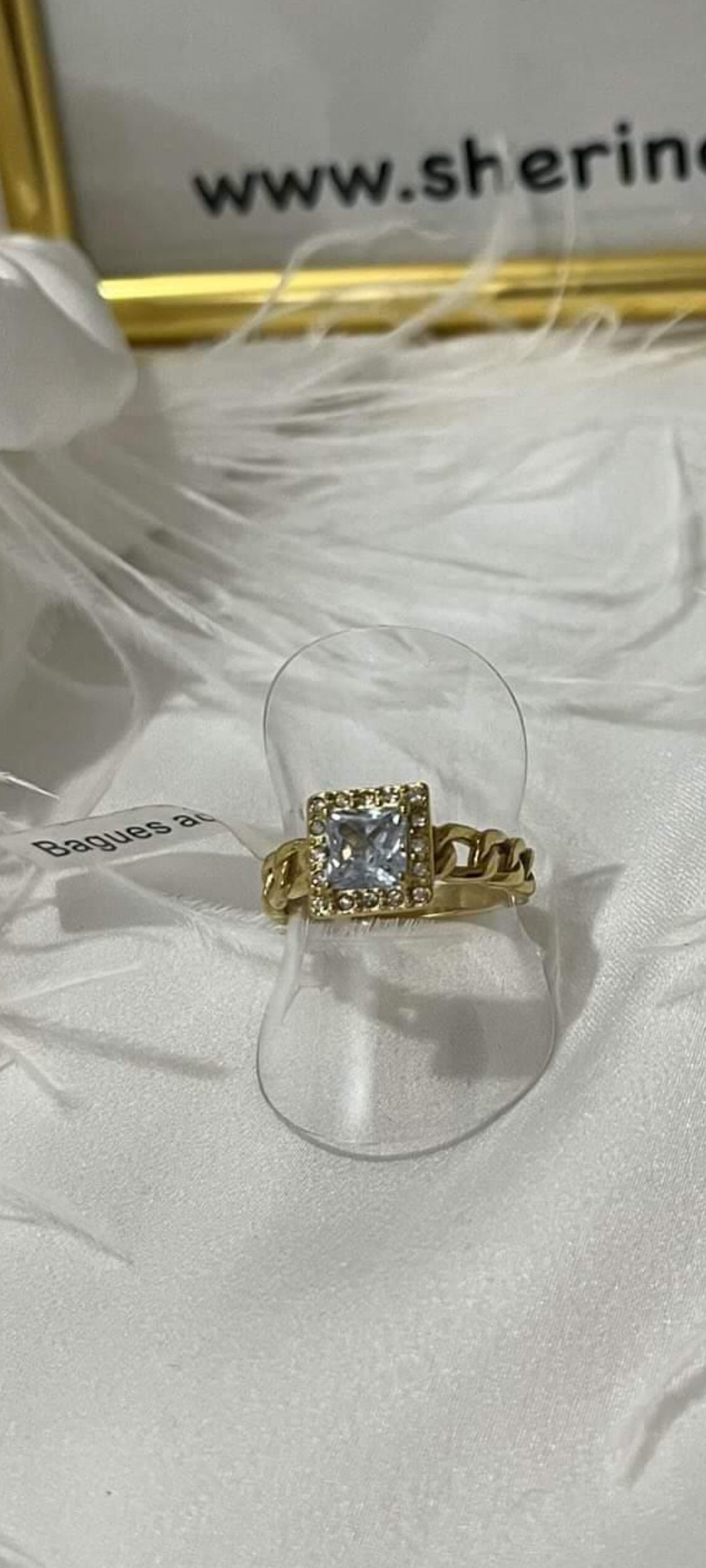 SOLITAIRE WEDDING RING